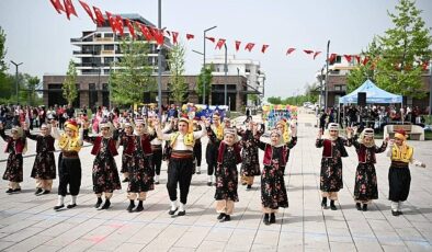 23 Nisan Ulusal Egemenlik ve Çocuk Bayramı, Kartepe’de coşkuyla kutlandı.