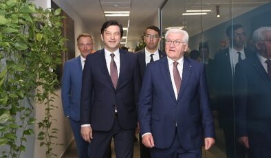 Almanya Cumhurbaşkanı Frank-Walter Steinmeier DHL Express Türkiye’nin İstanbul Havalimanı’ndaki operasyon merkezini ziyaret etti