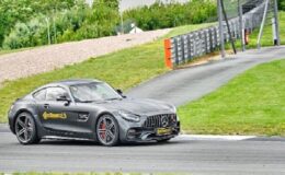 Auto Bild Sportscars Testinin Galibi Continental SportContact 7