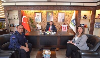 Belediye Başkanımız Adnan Öztaş’a vatandaşlarımızın hayırlı olsun ziyaretleri kapsamında, Resmi Kurum Müdürlerimizden de ziyaretler devam ediyor