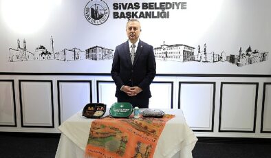 Büyük Birlik Partisi Sivas Belediye Başkanı Dr. Adem Uzun, seçim dönemi vaatlerini “…Ve başlıyoruz” sloganıyla teker teker hayata geçireceğini ifade etmişti