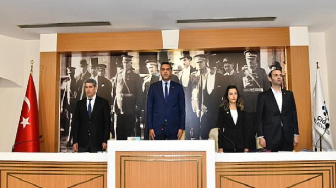 Çiğli Belediye Başkanı Onur Emrah Yıldız’dan İlk Mecliste Uyum Mesajları: “Yapıcı Muhalefet Katalizördür”