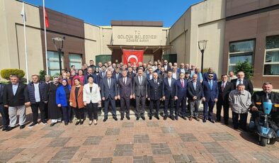 Gölcük’te düzenlenen Kent Bayramlaşması toplumun her kesiminden temsilciler vatandaşların geniş katılımı ile gerçekleştirildi