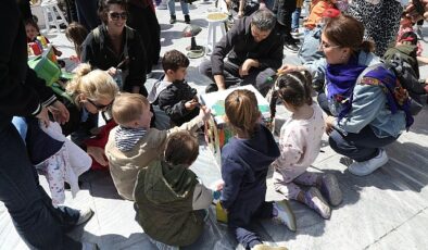 İstanbul Büyükşehir Belediyesi Şehir Tiyatroları’nın 38.’sini düzenlediği “Çocuk Şenliği,” ve atölyelerle başladı.