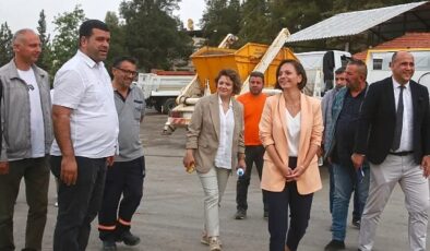 Karabağlar Belediye Başkanı Helil Kınay, güne Fen İşleri Şantiyesi’nde emekçilerle bir araya gelerek başladı
