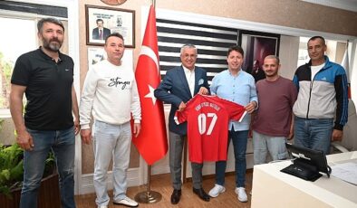 Kemer Ayyıldız Masterler’den Başkan Topaloğlu’na ziyaret