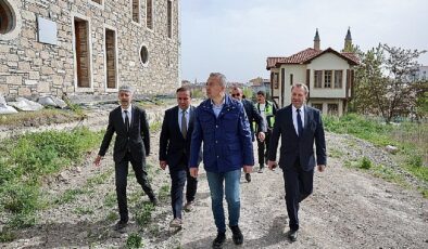 Sivas Belediye Başkanı Dr. Adem Uzun, yapımı devam eden Kale Projesi’ni yerinde inceleyerek çalışmalar hakkında bilgi aldı