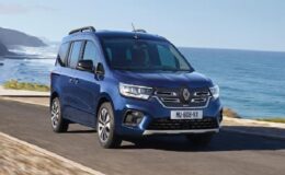 Yeni Renault Kangoo ürün ailesi, Türkiye’deki ilk temsilcileri olan Yeni Kangoo E-Tech %100 Elektrikli ve Yeni Kangoo Van ile satışa sunuluyor