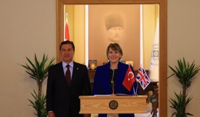Birleşik Krallık Ankara Büyükelçisi Jill Morris Muğla Büyükşehir Belediye Başkanı Ahmet Aras’ı ziyaret etti