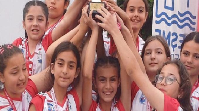 Bu yıl 17.si düzenlenen Yarımada Spor Oyunlarına katılan Efes Selçuklu sporcular, çeşitli derecelerde ödül alarak madalya ve kupalarla ilçeye döndüler.