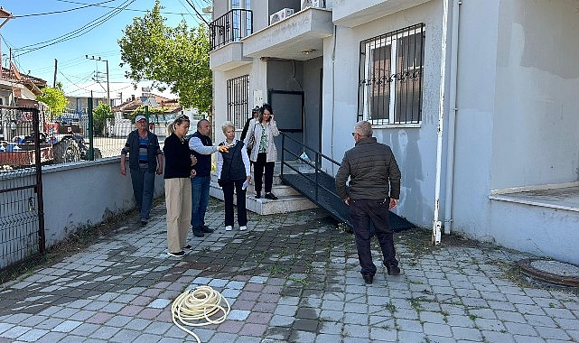 Burhaniye Belediyesi, Börezli Mahallesi’nde belirlenen ihtiyaçlar doğrultusunda çalışmalarını sürdürüyor