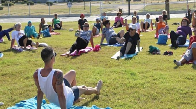 Burhaniye’de Özgürlük Parkı ve 8 Eylül Stadyumu’nda 14 Mayıs’tan itibaren alanında uzman eğitmenlerle sabah sporu başlıyor
