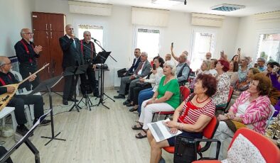 Çınarlar saz çaldı, Başkan Işık türkü söyledi