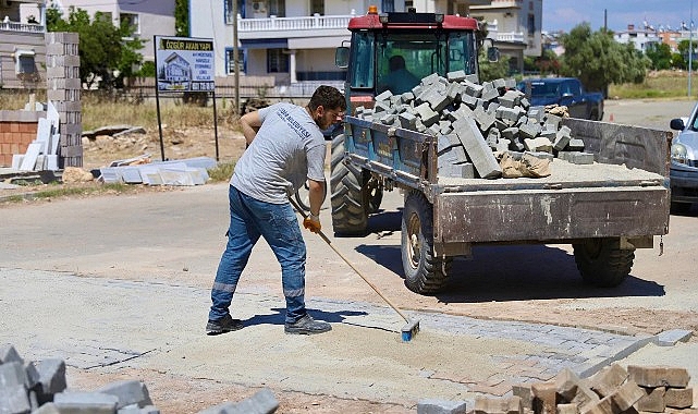 Didim’de Yol Bakım ve Onarım Çalışmaları Devam Ediyor