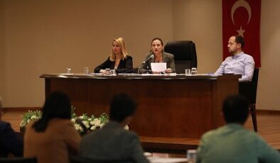 Efes Selçuk Belediye Başkanı Filiz Ceritoğlu Sengel Mayıs Ayı Meclis Toplantısı’nın ilk oturumunda belediye emekçilerine ilişkin önemli açıklamalar yaptı