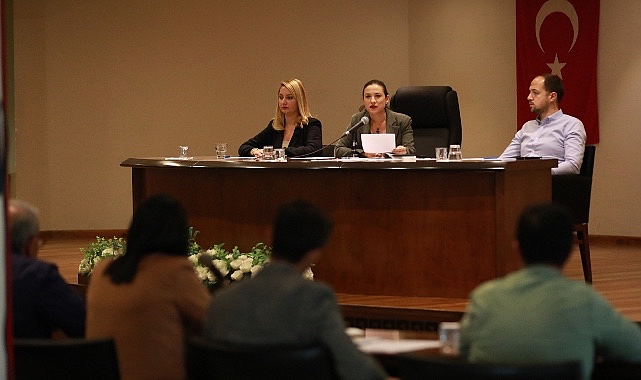 Efes Selçuk Belediye Başkanı Filiz Ceritoğlu Sengel Mayıs Ayı Meclis Toplantısı’nın ilk oturumunda belediye emekçilerine ilişkin önemli açıklamalar yaptı