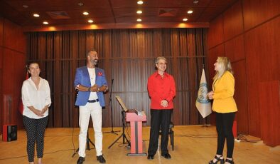 Ege Üniversitesi (EÜ) Devlet Türk Musikisi Konservatuarı (DTMK) tarafından “Valslerden Semailere” müzik dinletisi düzenlendi