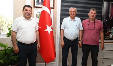 İYİ Parti İlçe Başkanı Hüseyin İnan, Kemer Belediye Başkanı Necati Topaloğlu’na nezaket ziyaretinde bulundu