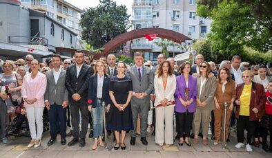 İzmir Büyükşehir Belediye Başkanı Dr. Cemil Tugay, Ulu Önder Gazi Mustafa Kemal Atatürk’ün annesi Zübeyde Hanım’ı Anneler Günü’nde kabri başında andı