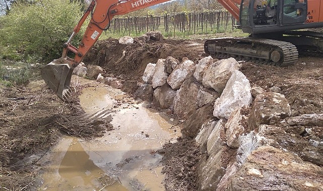 İZSU ekipleri Selçuk’ta derelerden 17 bin ton malzeme çıkardı