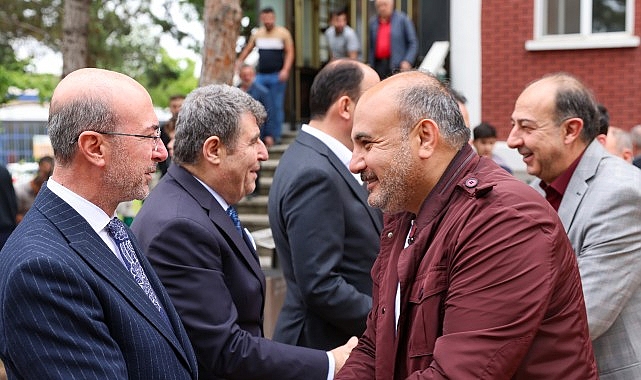 Konya Büyükşehir Belediye Başkanı Uğur İbrahim Altay ve Selçuklu Belediye Başkanı Ahmet Pekyatırmacı, Cuma Buluşmaları çerçevesinde Anadolu Teknik Sanayi Camii’nde sanayi esnafıyla bir araya geldi