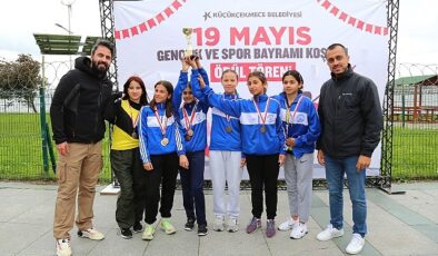 Küçükçekmece Belediyesi ve İlçe Milli Eğitim Müdürlüğü işbirliği ile okullar arası 19 Mayıs Gençlik ve Spor Bayramı kros yarışması düzenlendi