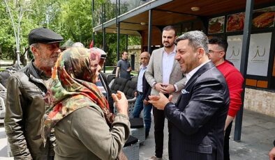 Nevşehir Belediye Başkanı Rasim Arı, Nejdet Ersan Parkı çevresindeki esnaflarla bir araya gelerek sorun ve isteklerini dinledi
