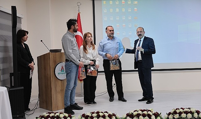 Nevşehir Belediyesi Kadın ve Aile Hizmetleri Müdürlüğü tarafından ‘Aile ve Ailenin Önemi’ konulu konferans düzenlendi