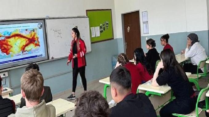 Öğrencilere Doğal Afet Farkındalığı Eğitimi Verildi