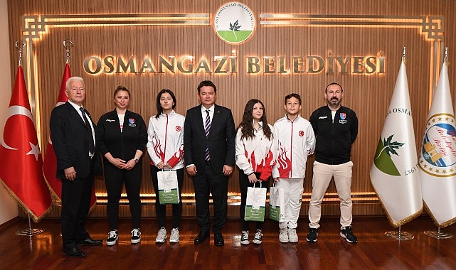 Şampiyon sporculardan Başkan Aydın’a ziyaret