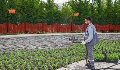 Selçuklu Belediyesi tarafından Konya’ya kazandırılan Çiçek Bahçesi ziyaretçilerine kapılarını açmak için gün sayıyor