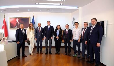 Türkiye Barolar Birliği Başkanlarından Aydın Büyükşehir Belediye Başkanı Özlem Çerçioğlu’na nezaket ziyaretinde bulundu